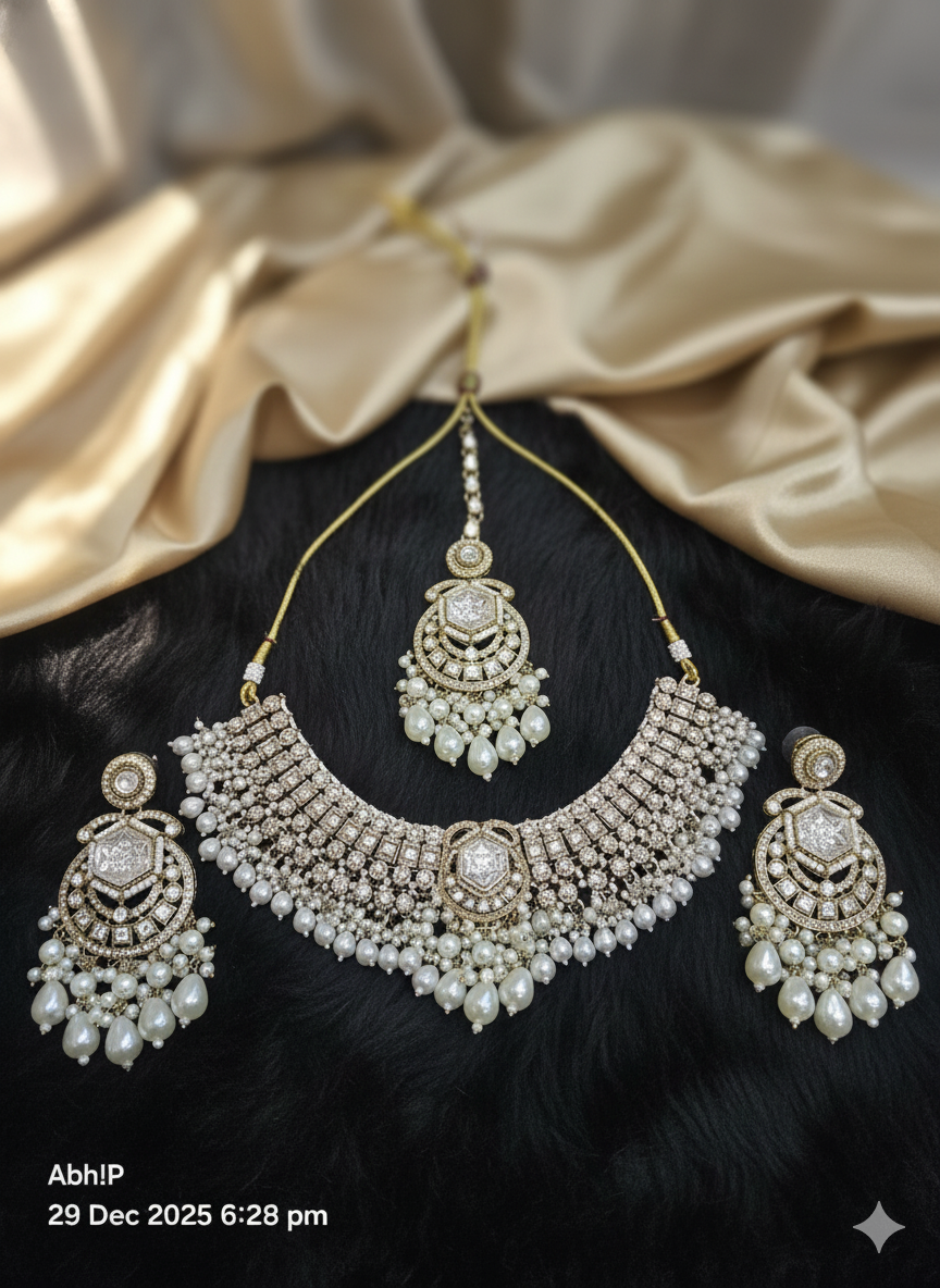 Stone n pearl  neckless iiey